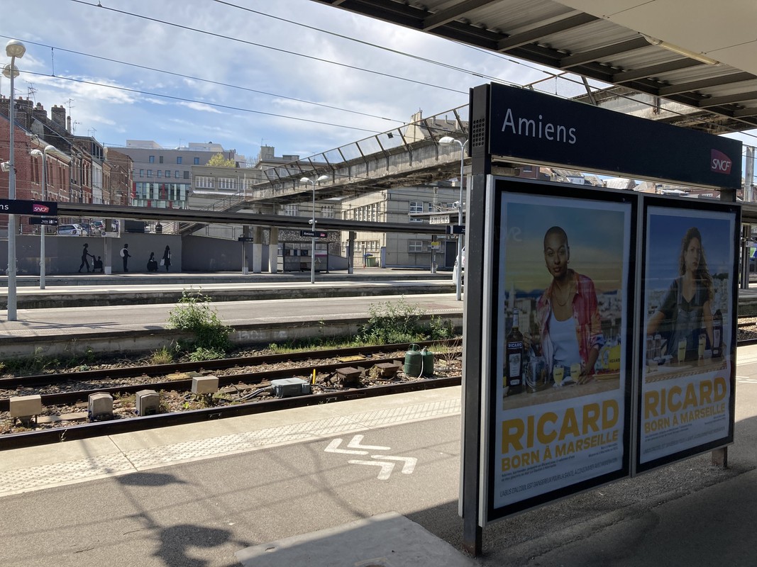 Перон вокзала в Амьене