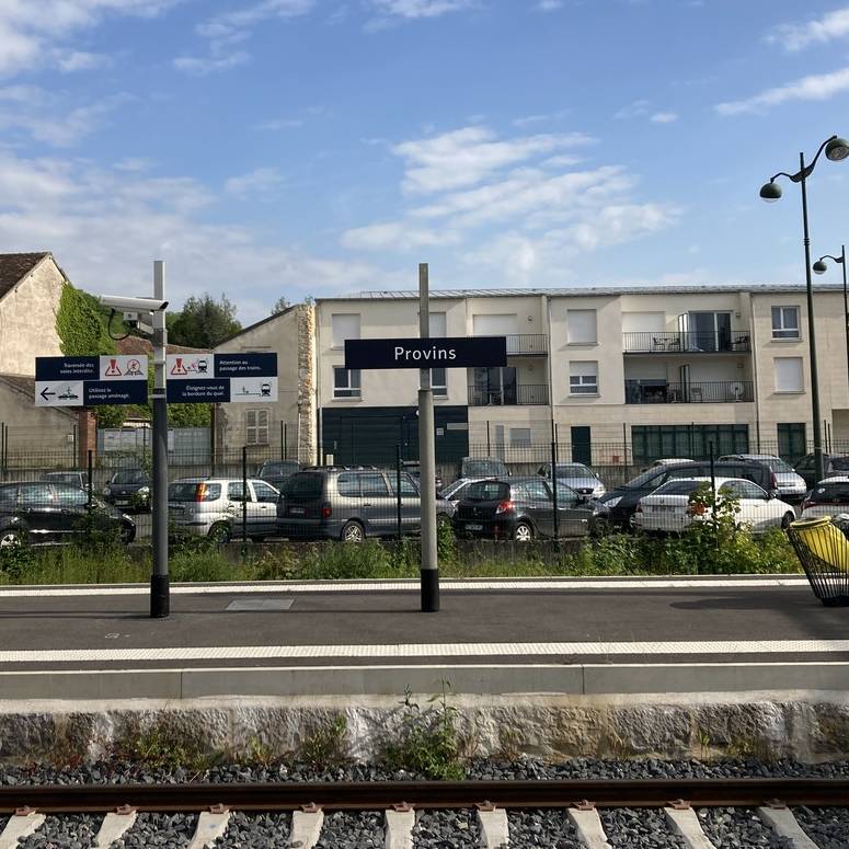 На вокзале в Provins