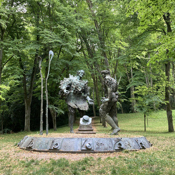 Скульптура Le Défi du soleil (1987-2013 Bronze, Pierre de Saint-Maximul) — Gérard Garouste